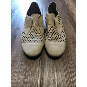 Franco Sarto Women's Shoes Size 8M Anderson Slip-on Beige Flats Diamond Cutouts